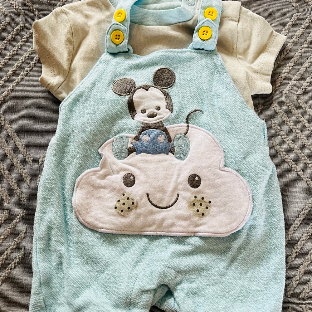 Disney set 0-3 months - Picture 2 of 5